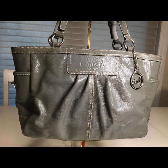 EUC Coach Gray/Silver Patent Leather Gallery Tote F13781 excellent  Condition - Picture 6 of 10